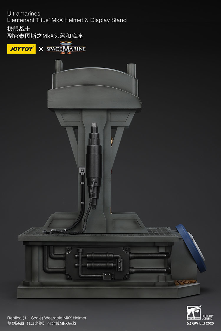 Ultramarines Lieutenant Titus' MKX Helmet & Display Stand - view 18