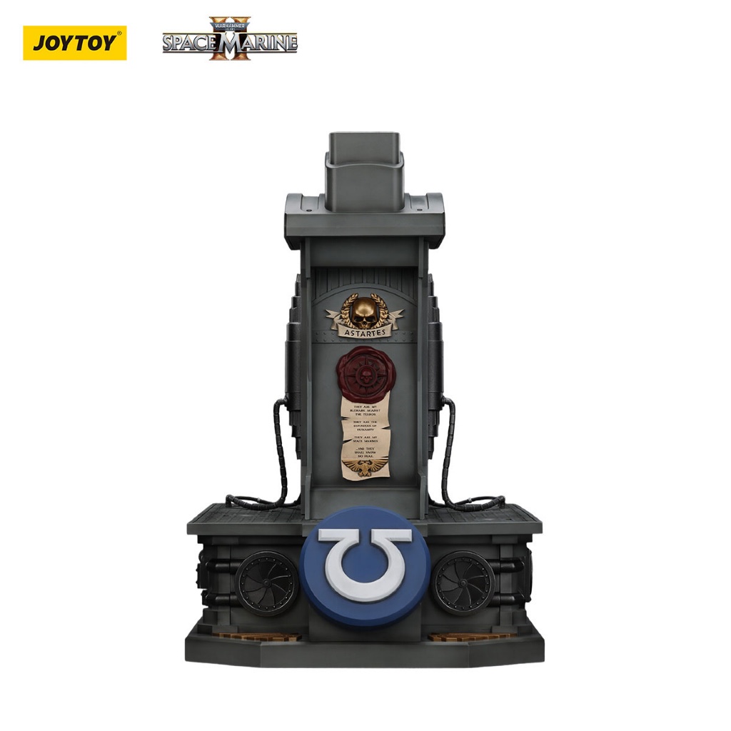 Ultramarines Lieutenant Titus' MKX Helmet & Display Stand - view 7