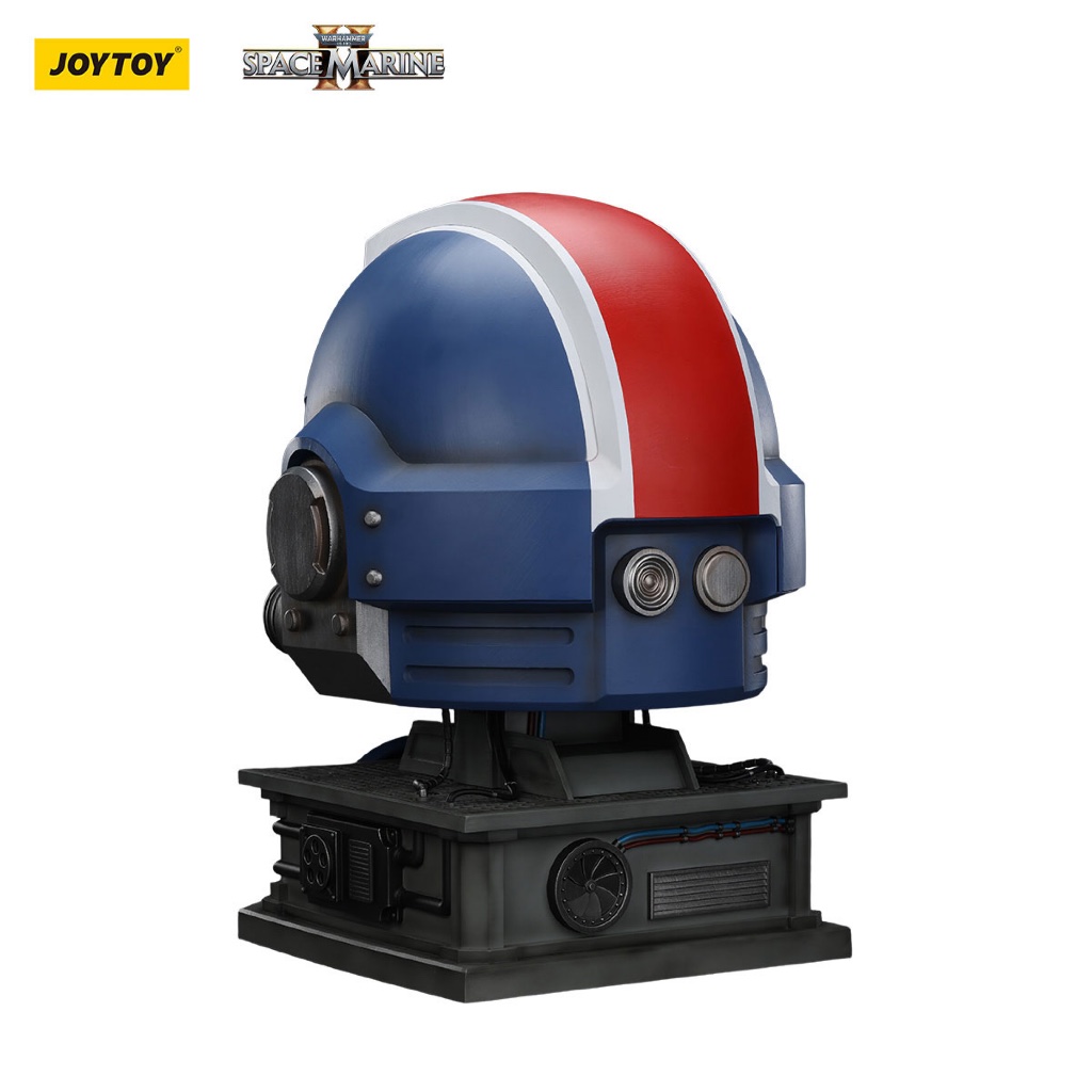 Ultramarines Lieutenant Titus' MKX Helmet & Display Stand - view 6