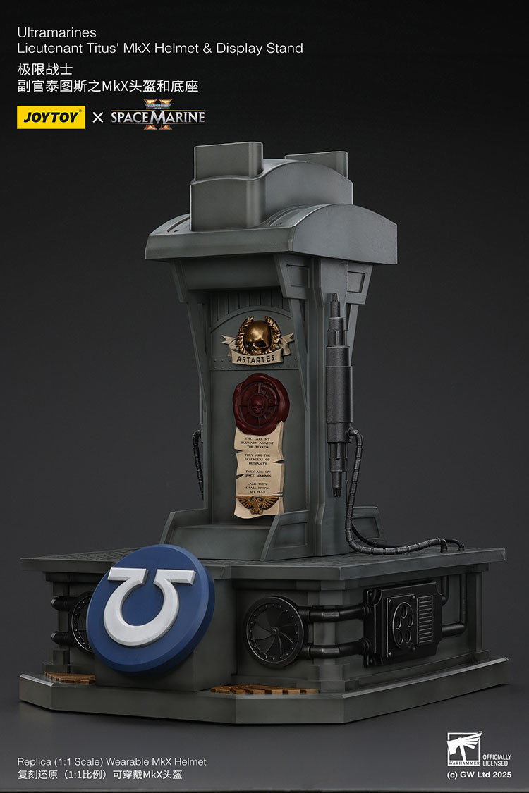 Ultramarines Lieutenant Titus' MKX Helmet & Display Stand - view 20