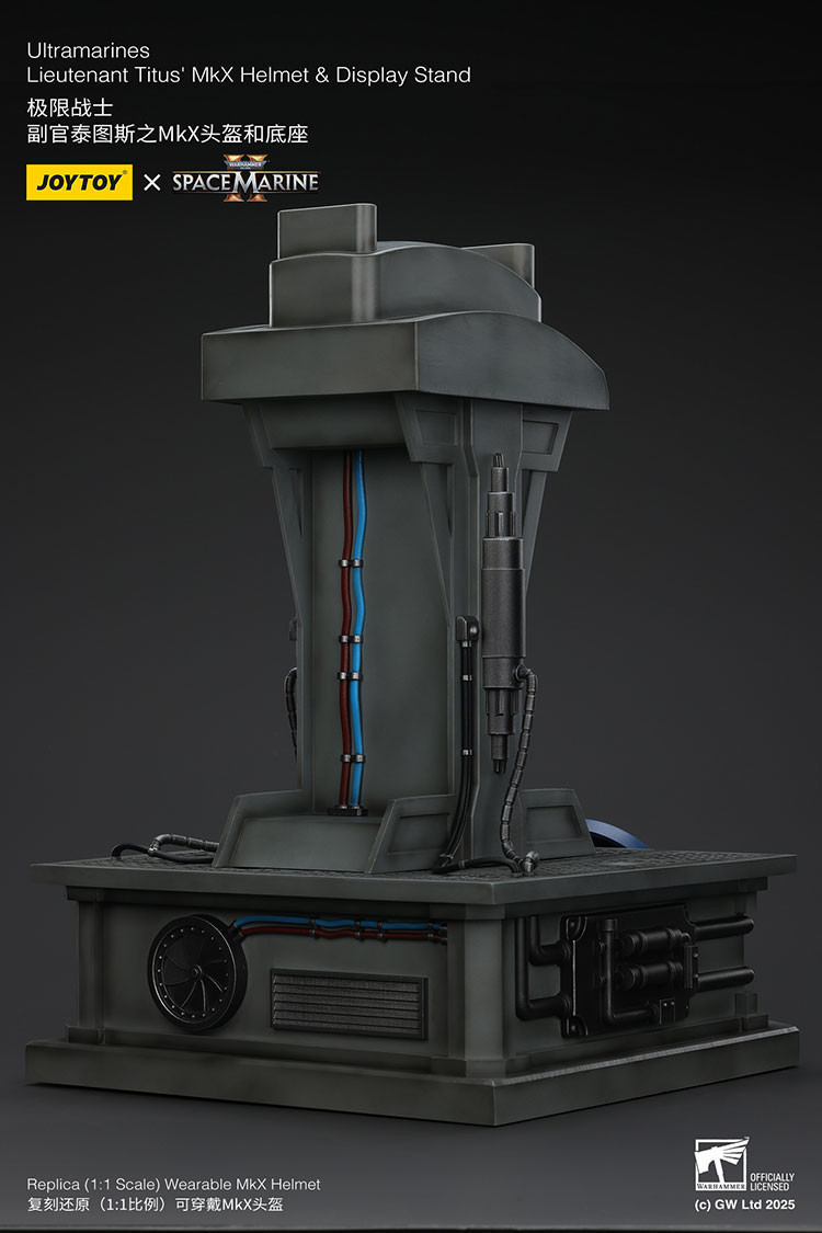 Ultramarines Lieutenant Titus' MKX Helmet & Display Stand - view 19