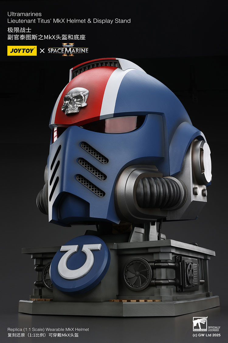 Ultramarines Lieutenant Titus' MKX Helmet & Display Stand - view 16