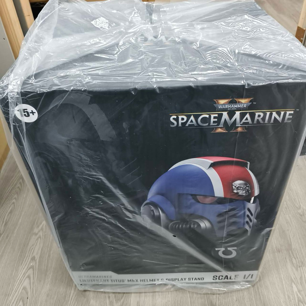 Ultramarines Lieutenant Titus' MKX Helmet & Display Stand - main product image