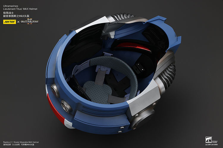 Ultramarines Lieutenant Titus' MKX Helmet - view 13