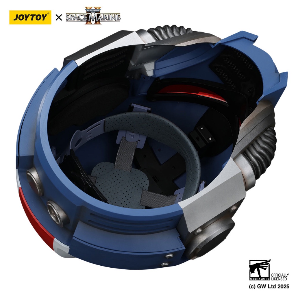 Ultramarines Lieutenant Titus' MKX Helmet - view 6
