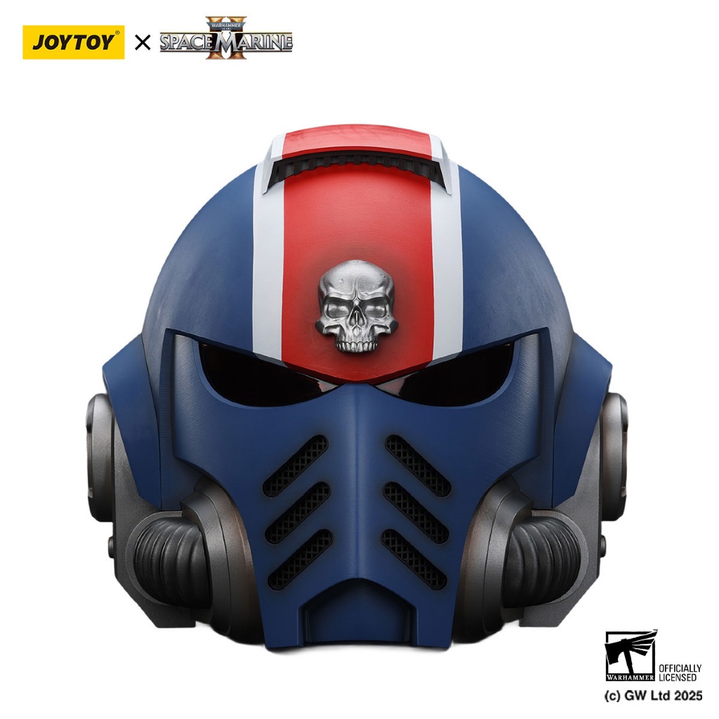 Ultramarines Lieutenant Titus' MKX Helmet - view 2