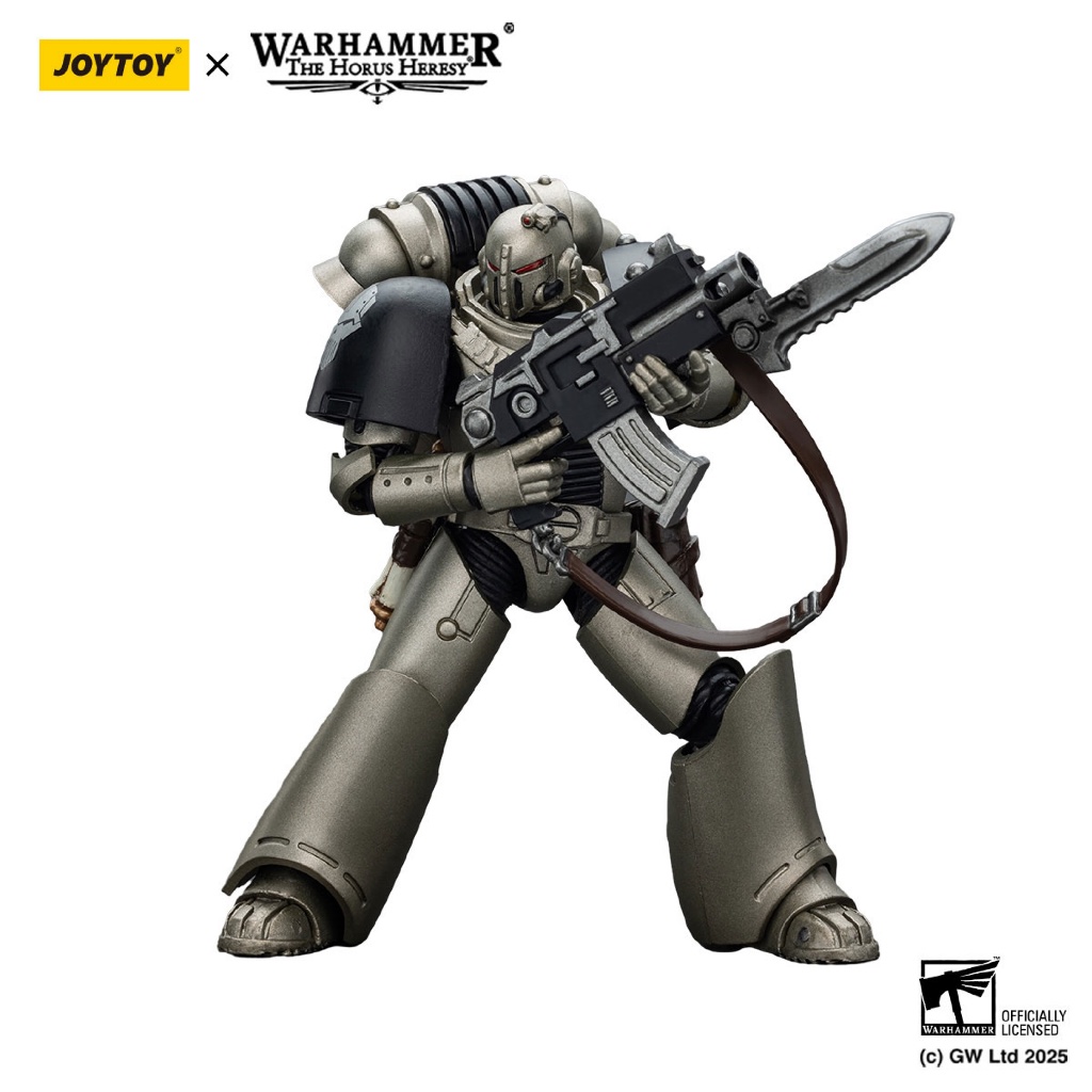 Iron Warriors MKVI Tactical Sergeant with Power Sword and Plasma Pistol - view 5